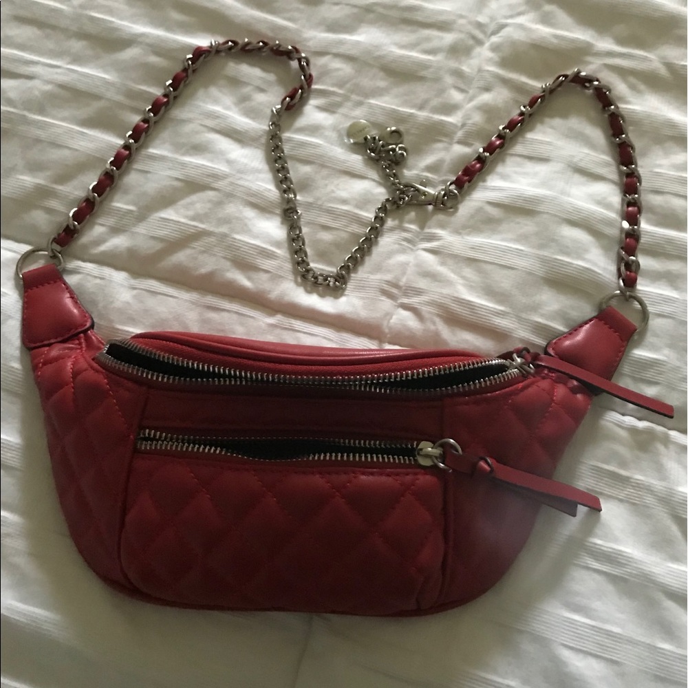 Fanny pack chain strap quilted